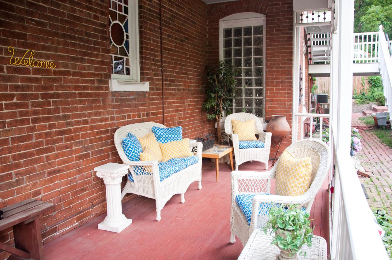 Main Street Inn Parkville Bagian luar foto