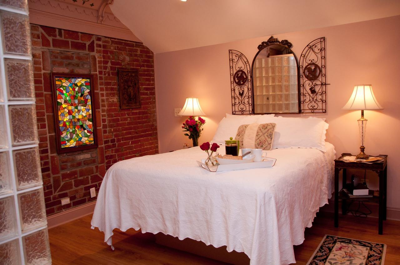 Main Street Inn Parkville Bagian luar foto